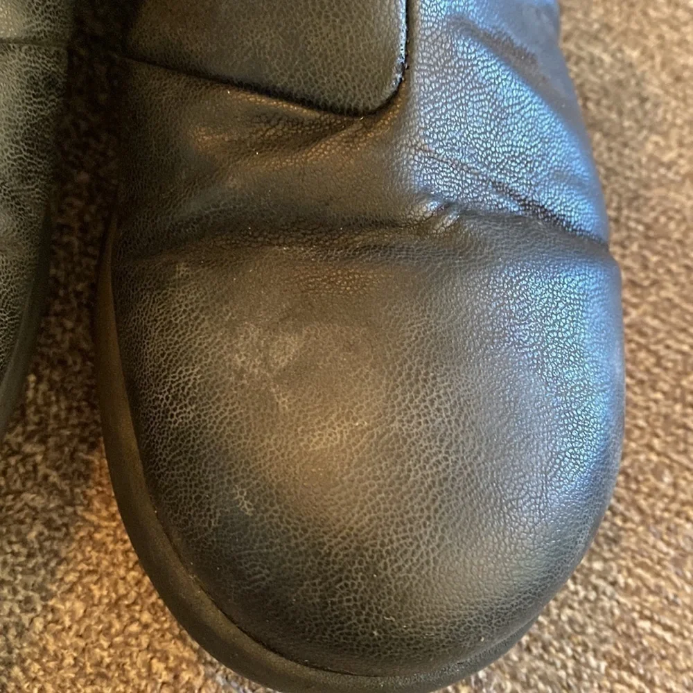 Clarks womens booties; size 7.5